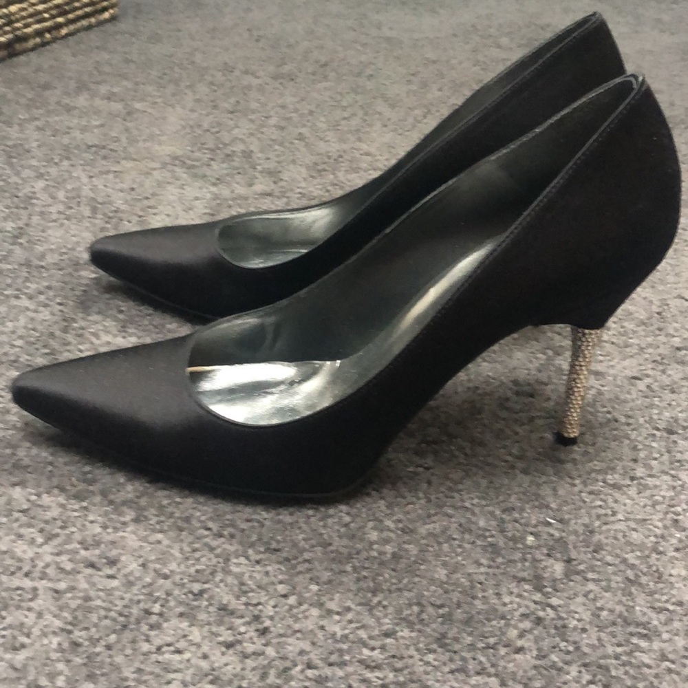 Stuart Weitzman pumps